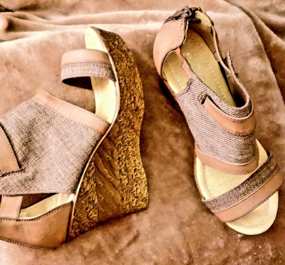 *****SOLD*****           Herever Wedges - Picture 5 of 15